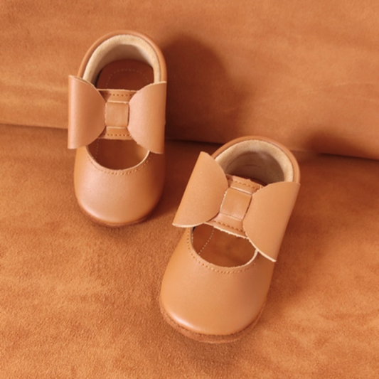 Leonor Camel